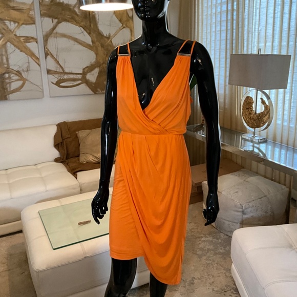 NWT BEBE SEXY FAUX SIDE WRAP ASYMMETRICAL DRESS 😍😍😍😍 - Picture 9 of 9